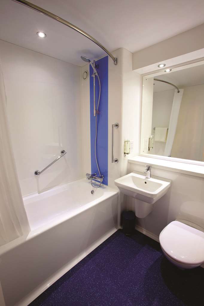 Travelodge Bath Central Стая снимка