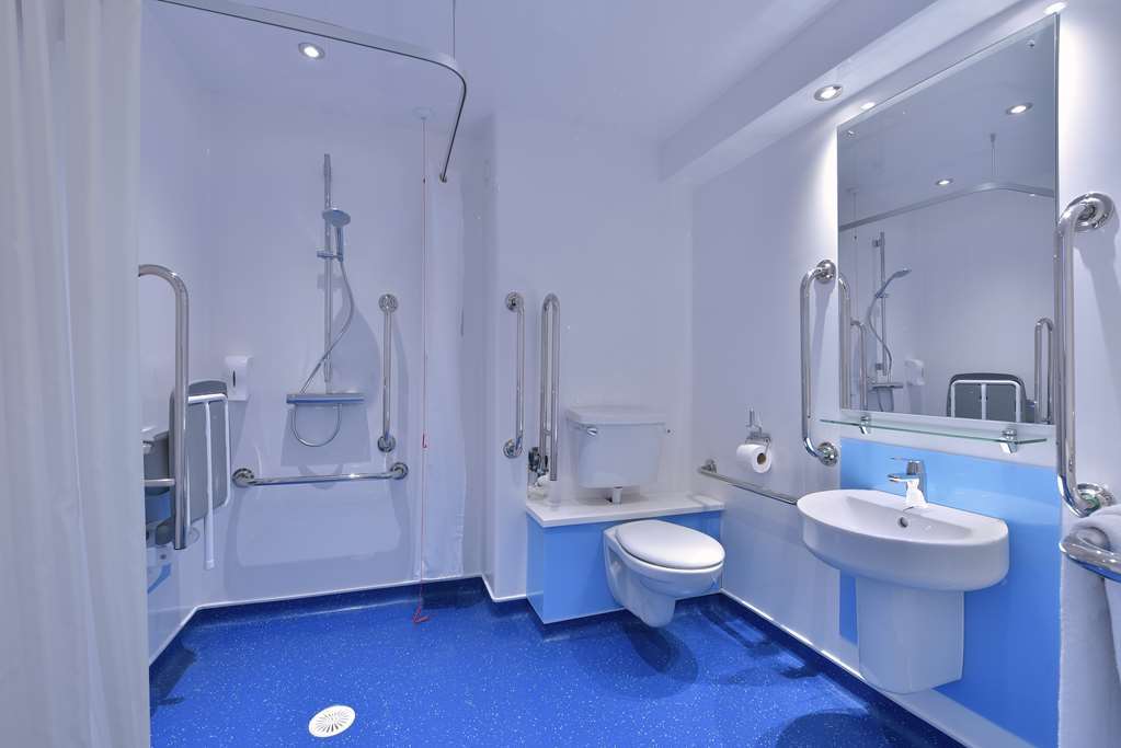 Travelodge Bath Central Стая снимка