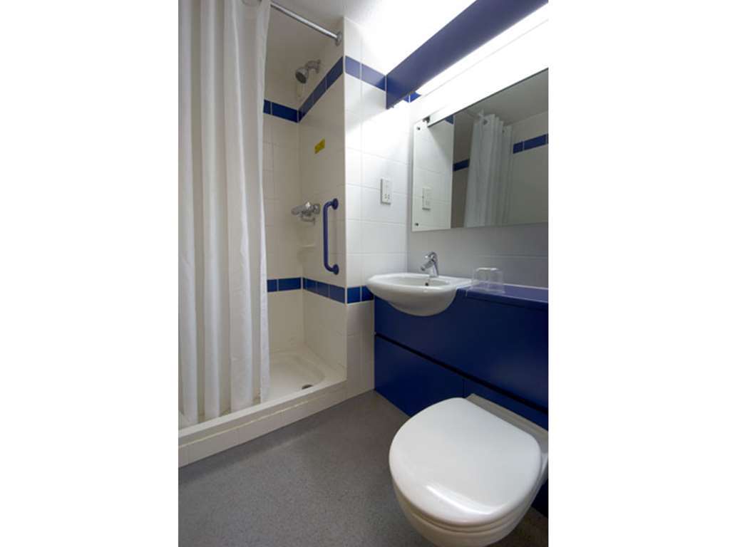 Travelodge Bath Central Стая снимка